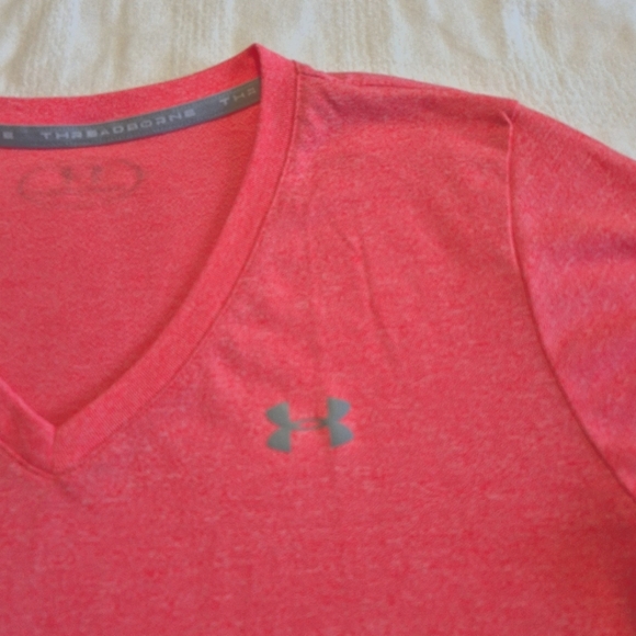 Under Armour women's size Medium neon Orange short sleeve shirt, VGUC - Picture 2 of 4